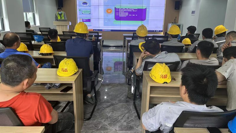 线上与线下心理咨询师培训课程，如何选择更适合自己的路径？**